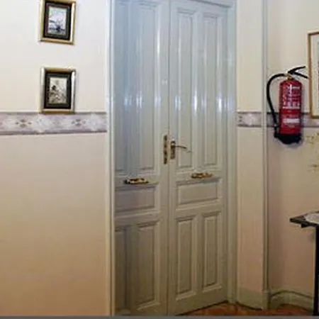 Hostal Delfina-2